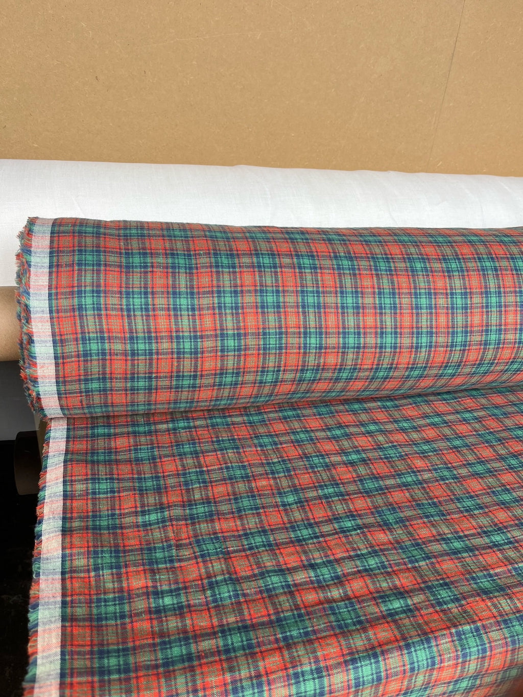 Soft Gingham Linen Fabric: Woven Checked Textile, BGO8