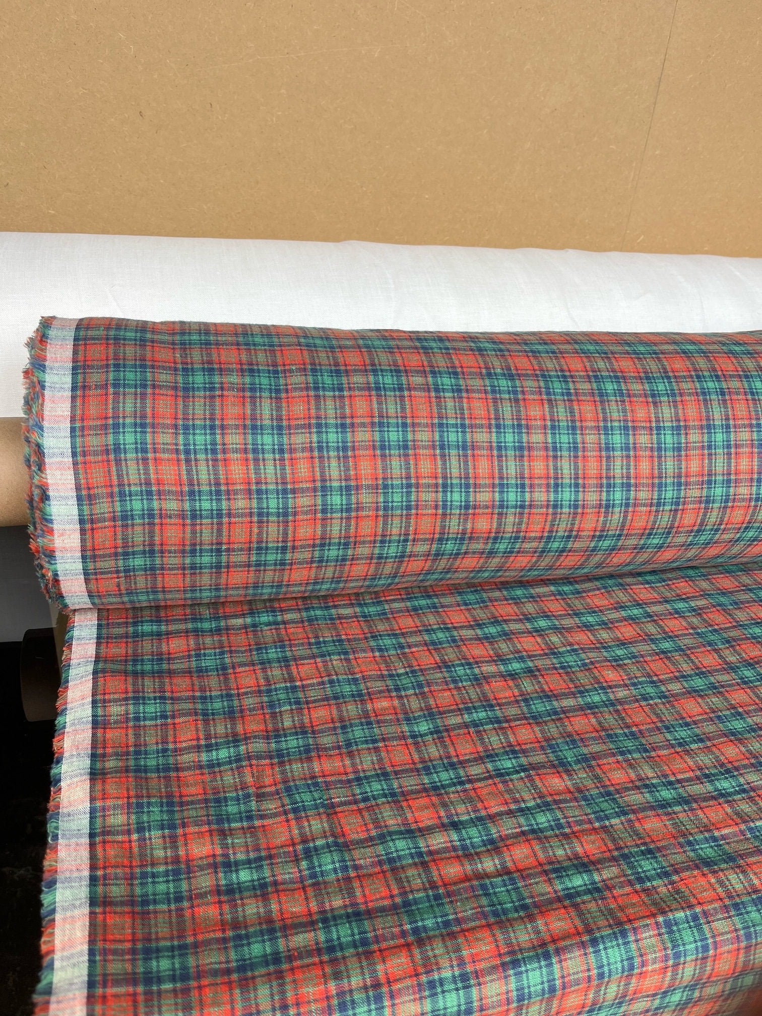 Soft Gingham Linen Fabric: Woven Checked Textile, BGO8