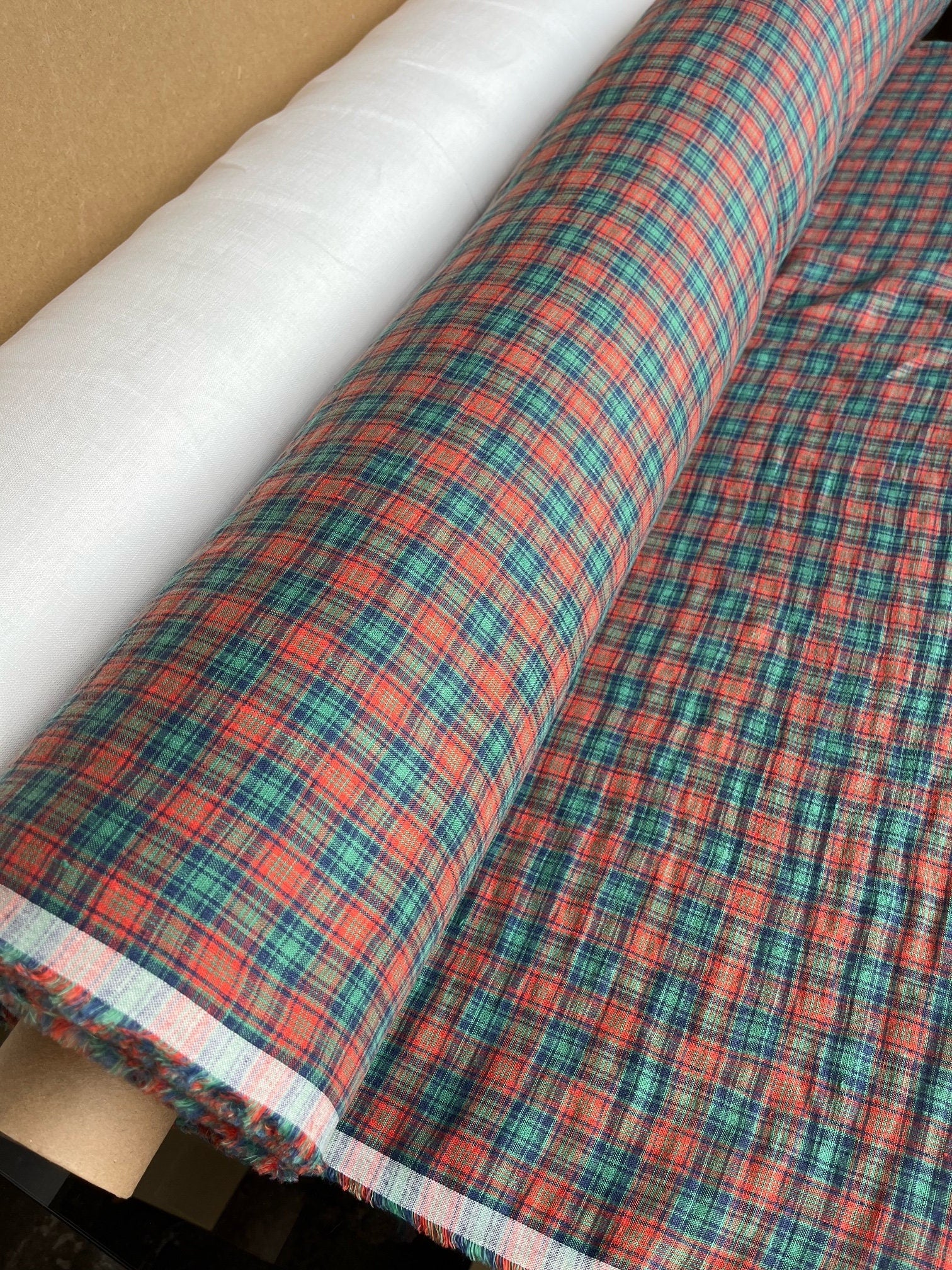 Soft Gingham Linen Fabric: Woven Checked Textile, BGO8